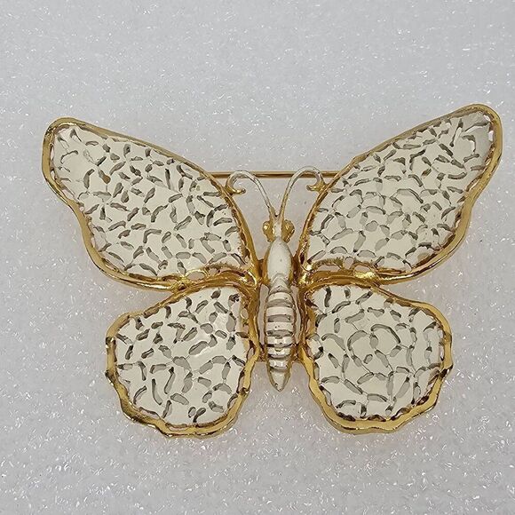 Vintage Butterfly White Enamel Brooch Pin Gold Tone Cut Out Open Work Ornate - Picture 7 of 8